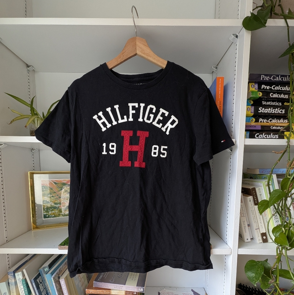 Tommy Hilfiger 1985 Y2K Women's Baby Tee Black Red T-shirt Size Medium